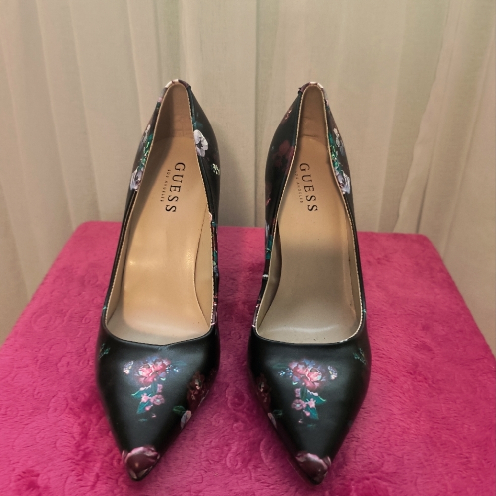 GUESS,Floral pumps size 7.5us, NWOT
